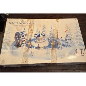 Trendmasters 1997 Christmas Magic Winter Wonderland Musical Ice Skating Carnival